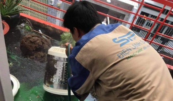 Vệ sinh máy giặt cửa trên, cửa ngang tận nhà tại TP.HCM