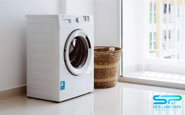 Bạn nên bố trí máy giặt ở nơi bằng phẳng và tránh gồ ghề