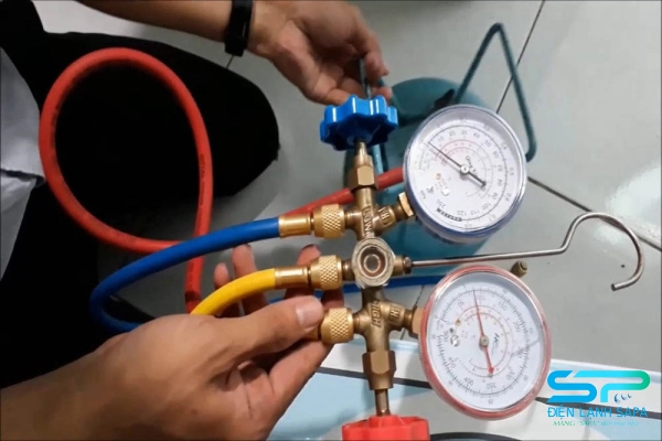 Bơm gas máy lạnh giúp duy trì làm mát hiệu quả, tiết kiệm điện và bảo vệ máy nén, tránh hỏng hóc