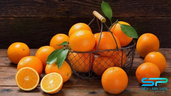 Cam quýt dùng để khử mùi tủ lạnh rất tốt