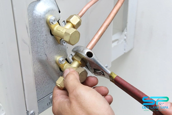 Do máy lạnh bị xì ga