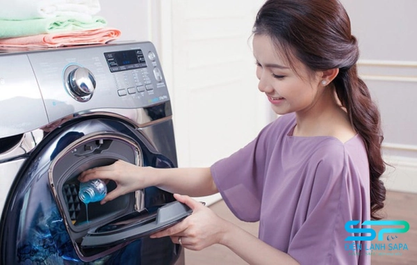 Sử dụng nước xả cho máy giặt đúng thời điểm