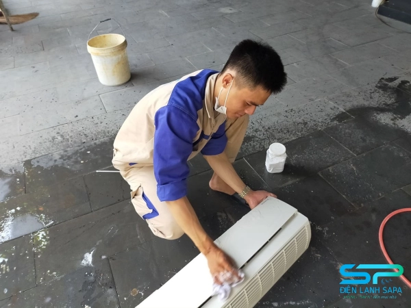 	Đội ngũ 100% nhân sự SAPA, đào tạo bài bản, tháo lắp an toàn chuẩn hãng cho mọi dòng máy lạnh.