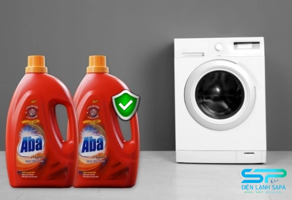 Dùng bột/nước giặt chuyên dụng để tránh cặn xà phòng, tắc ống xả và mùi hôi