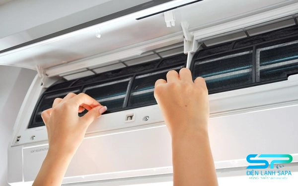 Khó thể làm sạch triệt để từng khe hở nhỏ khi tự vệ sinh máy lạnh