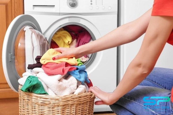 Khối lượng quần áo giặt quá tải