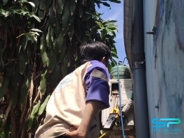 Kỹ thuật viên đến trong 30 phút, khảo sát và tư vấn vị trí lắp đặt tối ưu, tiết kiệm điện.