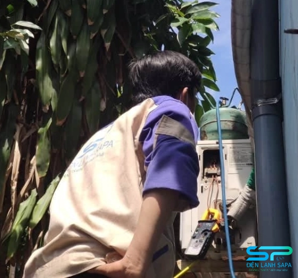 Kỹ thuật viên đến trong 30 phút, kiểm tra máy lạnh, báo lỗi và giá rõ ràng