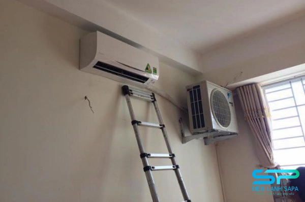 Lắp dàn nóng và dàn lạnh trong cùng phòng sẽ khiến phòng không mát, thậm chí nóng hơn bên ngoài và tiêu tốn nhiều điện năng.