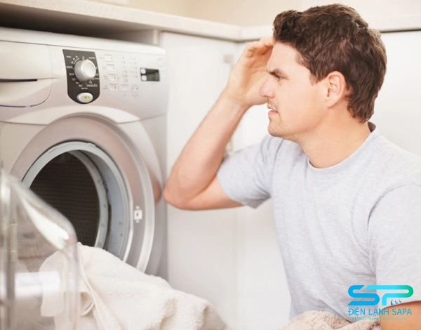 Máy giặt kêu to khi vắt do vệ sinh, lắp đặt sai cách