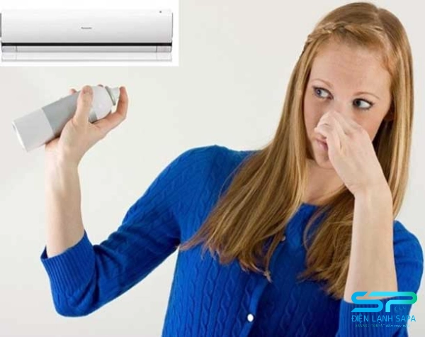 Máy lạnh Gree tỏa ra mùi khó chịu