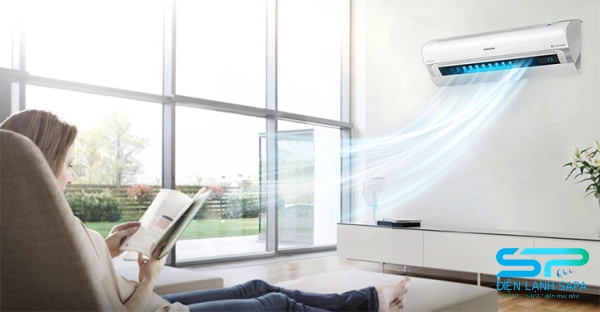 Máy lạnh thổi ra có mùi hôi khó chịu