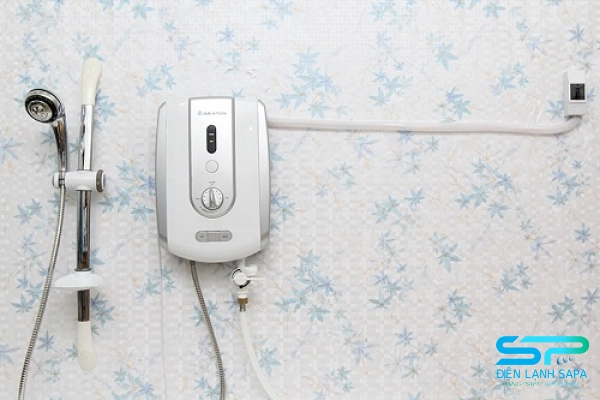 Máy nước nóng lạnh Ariston không lên nguồn