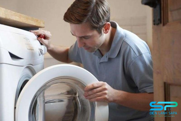 Nắp máy đóng không chặt