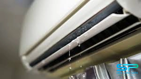 Máy lạnh bị rò rỉ nước, nhỏ giọt liên tục tại nhà ở huyện Nhà Bè – dấu hiệu cần vệ sinh ngay