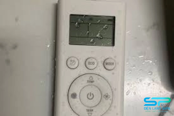 Remote máy lạnh bị ướt