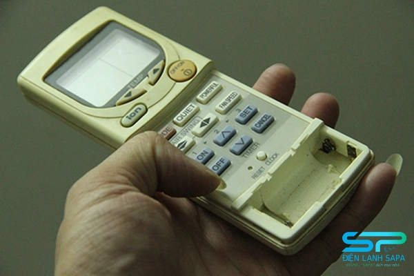 Remote quá cũ