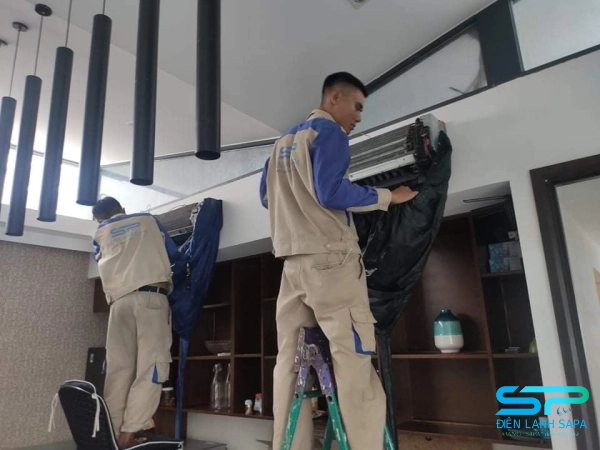 Thợ chuyên nghiệp 5+ năm kinh nghiệm, đồng phục rõ ràng, có mặt sau 30 phút