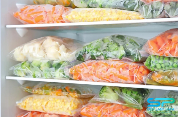 Tủ lạnh bị đóng đá ngắn mát do đặt thực phẩm ướt vào tủ