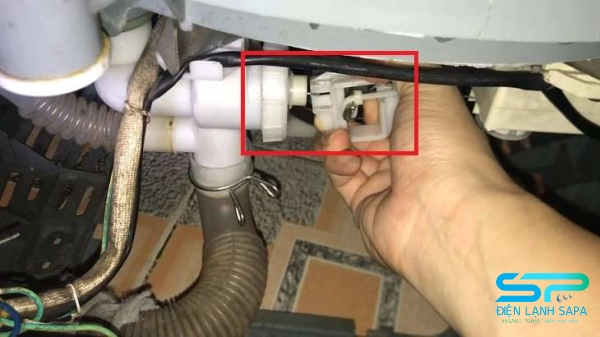 Van xả nước thải bị kẹt