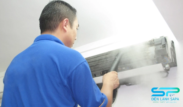 Vệ sinh dàn lạnh máy lạnh Toshiba