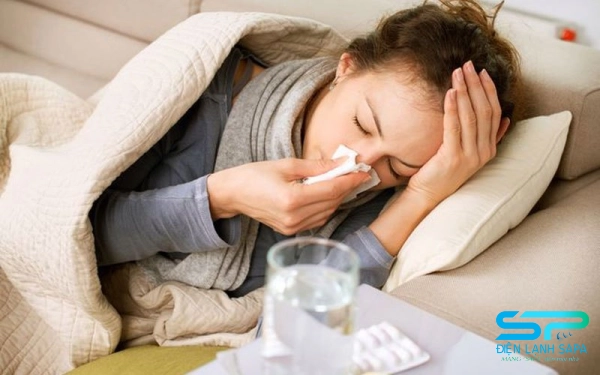 Việc sử dụng máy lạnh không đúng cách hoặc lạm dụng quá mức, bỏ qua các lưu ý quan trọng có thể gây tác động xấu đến sức khỏe.