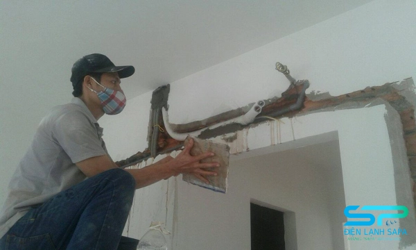 Xác định thời điểm thi công lắp đặt đường ống đồng