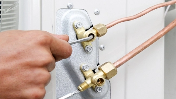 Hướng dẫn nhốt gas máy lạnh đúng cách để tránh hao hụt