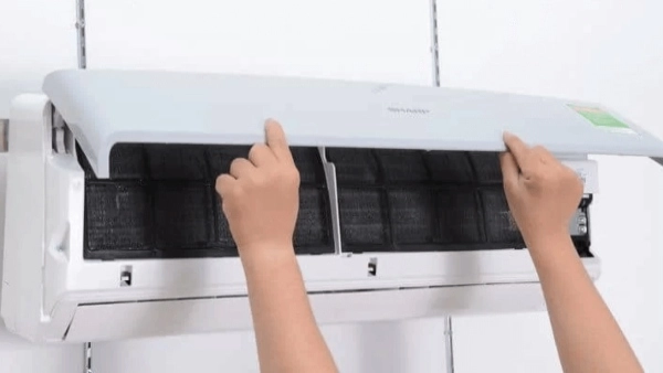 Hướng dẫn vệ sinh máy lạnh Samsung đơn giản, hiệu quả ngay tại nhà