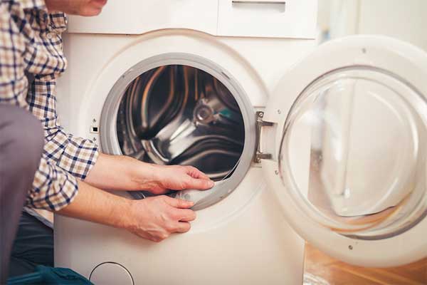 cách vệ sinh máy giặt cửa ngang đơn giản tại nhà