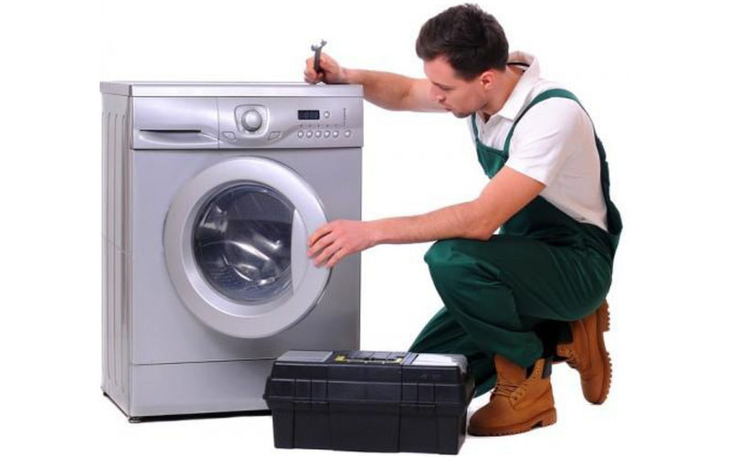 Đảm bảo máy giặt của bạn được đặt tại nơi bằng phẳng để không bị rung lắc mạnh khi đang hoạt động và gia tăng tuổi thọ cho máy