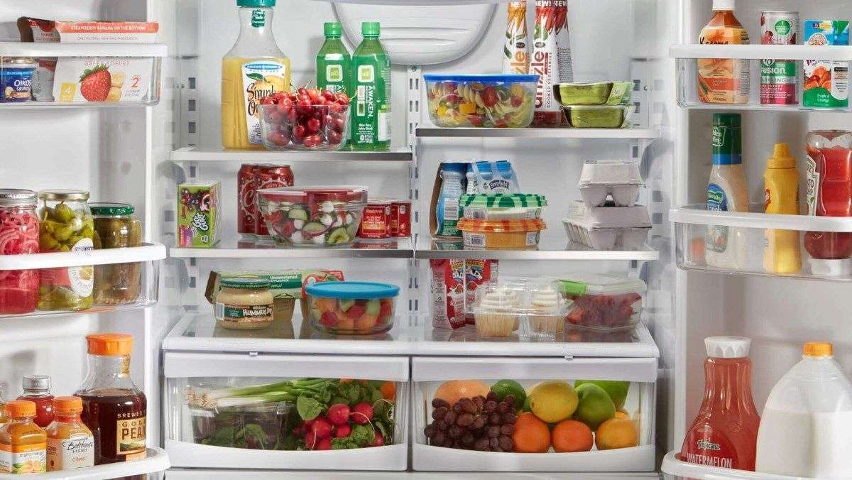 Sắp xếp thực phẩm trong tủ lạnh gọn gàng, ngăn nắp và khoa học hạn chế tình trạng chảy nước