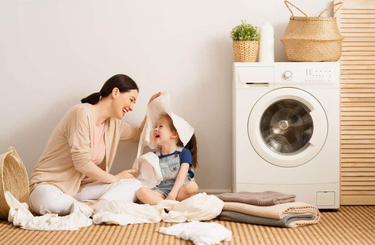 Vệ sinh máy giặt tại nhà quận 9 định kỳ giúp tăng cường hiệu suất giặt sạch và bảo vệ sức khỏe cho gia đình bạn