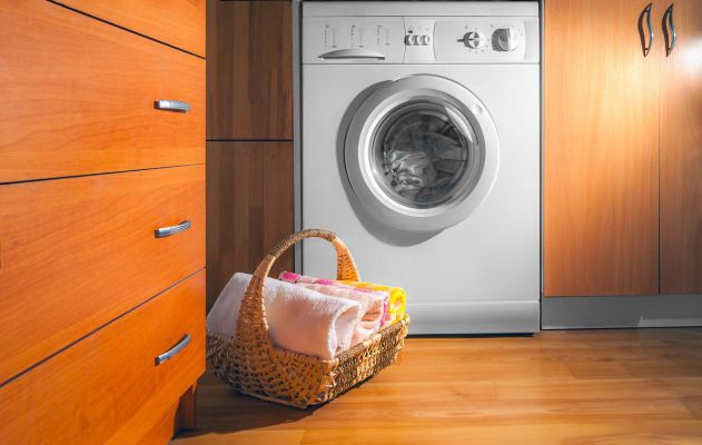Máy giặt cửa ngang có dùng được bột giặt không? Cách xử lý để quần áo không bám cặn 