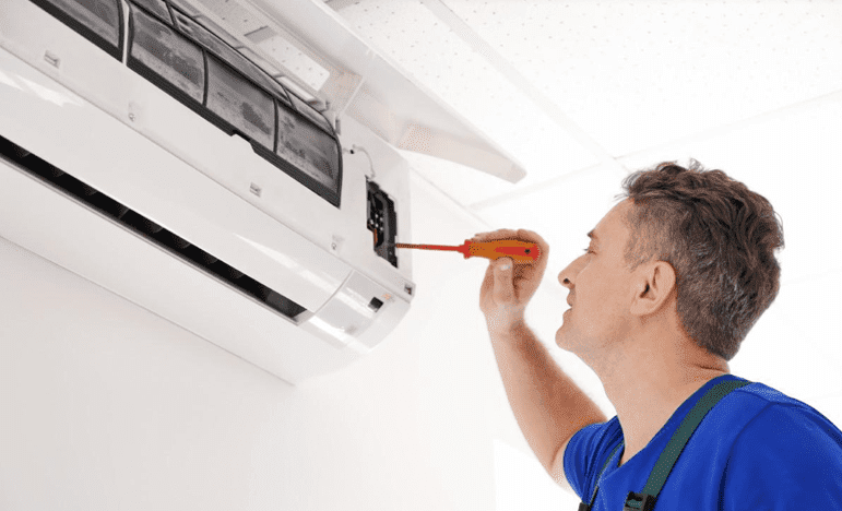 Lỗi U4 máy lạnh Daikin là gì? Nguyên nhân và 3 cách xử lý phổ biến nhất