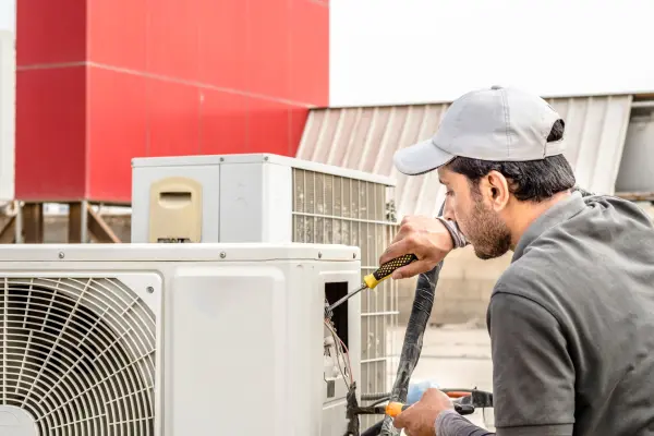 Cục nóng máy lạnh kêu to - Nguyên nhân và 8 mẹo sửa đơn giản tại nhà
